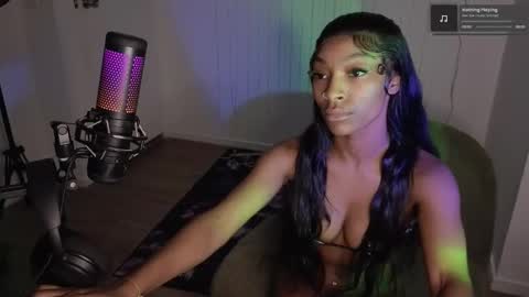 NIVIA WOLFE online show from 06-11-26, 03:26