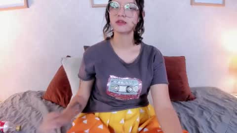 Snapshot of nix_moonligth chatting on 03-11-26, 05:02 Nix online show from 03-11-26, 05:02