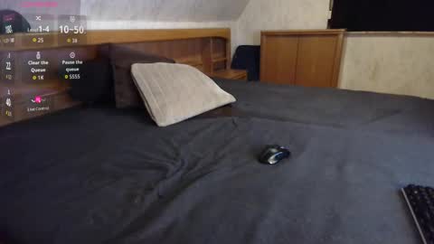 nixan85 online show from 04-26-26, 02:15