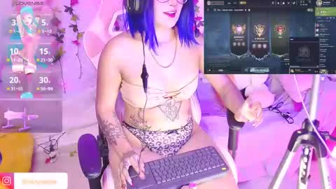 Snapshot of nixy_sama chatting on 11-13-25, 12:42 Nixy Sama online show from 11-13-25, 12:42