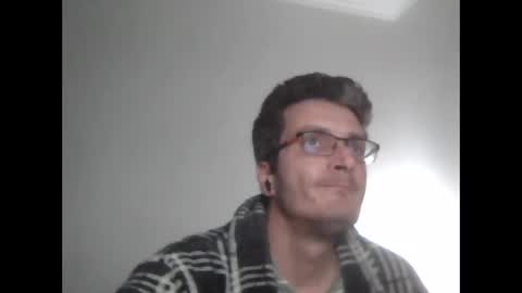 Snapshot of nmcandeias chatting on 12-17-24, 11:05 Nuno online show from 12-17-24, 11:05