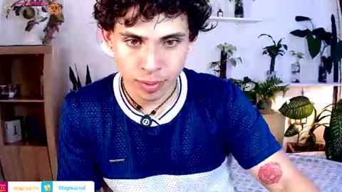 Snapshot of no_face_69 chatting on 06-17-26, 09:05 x online show from 06-17-26, 09:05