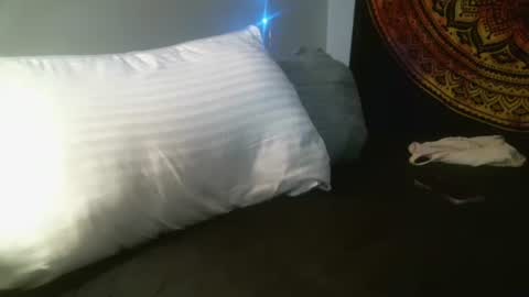 Leah online show from 02-19-25, 03:16