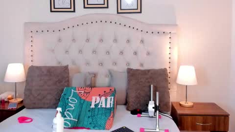 NATHALIA MORENO online show from 11-08-25, 12:16