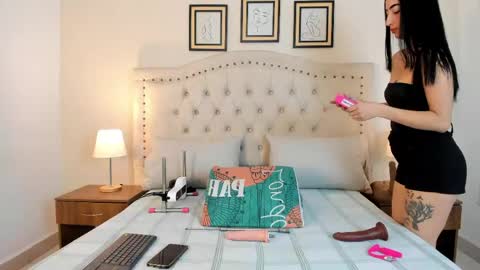 NATHALIA MORENO online show from 06-05-26, 12:33