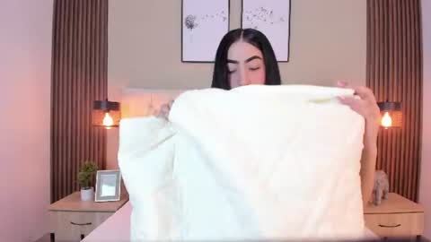 NATHALIA MORENO online show from 07-27-26, 12:45
