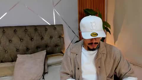 noa_n_luxy online show from 11-12-25, 03:51