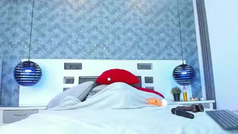 Snapshot of noabrowm chatting on 02-07-25, 05:51 noah online show from 02-07-25, 05:51