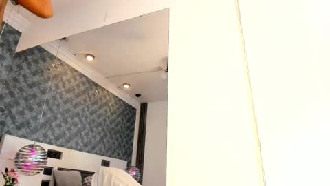 Snapshot of noabrowm chatting on 03-10-25, 03:20 noah online show from 03-10-25, 03:20