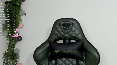 Snapshot of noah25_ chatting on 05-18-26, 03:24 Noah online show from 05-18-26, 03:24