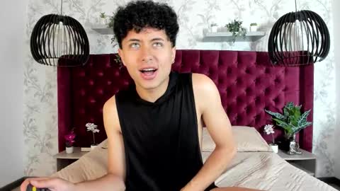 noah_dupont_ online show from 09-12-25, 08:53