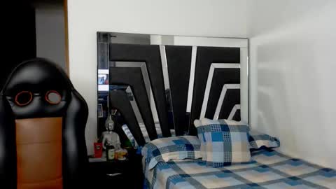 Noah Harris01 online show from 11-26-25, 02:01