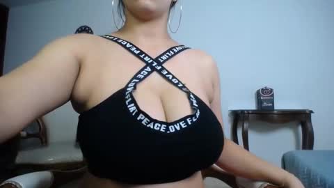 Snapshot of noah_jhonson__ chatting on 02-25-25, 09:24 Noah online show from 02-25-25, 09:24