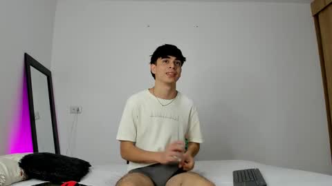 Snapshot of noah_loveboy chatting on 09-08-25, 08:41 Noah online show from 09-08-25, 08:41