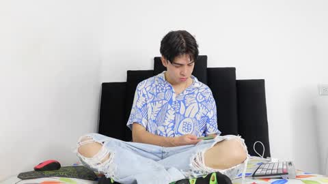 Snapshot of noah_loveboy chatting on 09-24-25, 09:29 Noah online show from 09-24-25, 09:29