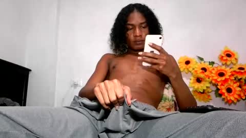 Snapshot of noah_miller7 chatting on 06-25-26, 03:39 Noah Millers online show from 06-25-26, 03:39
