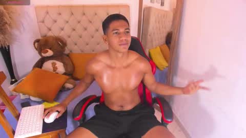 N O AH - S T H O  N E online show from 02-05-26, 04:28