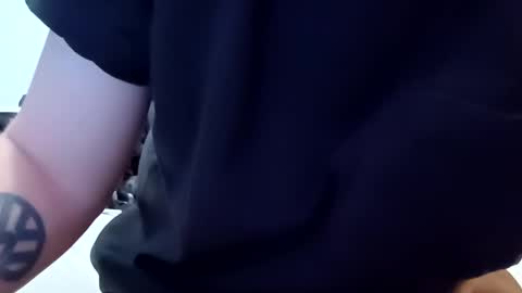 Noah Wesley online show from 03-05-25, 06:44