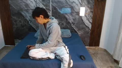 Snapshot of noahwalker__ chatting on 04-15-26, 11:17 online show from 04-15-26, 11:17