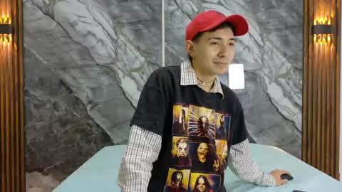 Snapshot of noahwalker__ chatting on 06-09-26, 11:00 online show from 06-09-26, 11:00