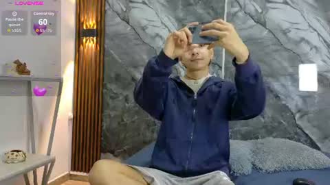 Snapshot of noahwalker__ chatting on 06-10-26, 10:58 online show from 06-10-26, 10:58