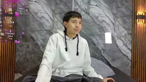Snapshot of noahwalker__ chatting on 06-15-26, 11:01 online show from 06-15-26, 11:01