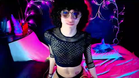 Snapshot of noahxtar chatting on 09-20-25, 01:28 Noah Xtar online show from 09-20-25, 01:28