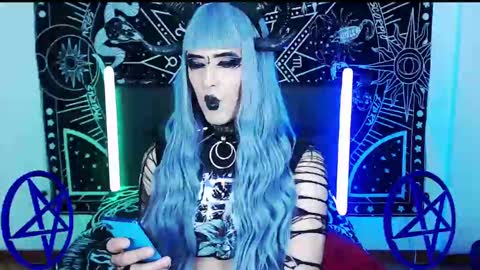 Snapshot of noamy_666 chatting on 02-05-25, 05:30 caroline online show from 02-05-25, 05:30