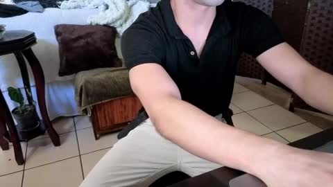 Snapshot of nobudget06 chatting on 02-26-25, 08:11 nobudget06 online show from 02-26-25, 08:11