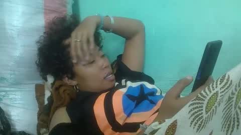 Snapshot of noellah chatting on 02-11-26, 07:30 noellah online show from 02-11-26, 07:30