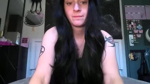 Noelle online show from 04-09-26, 05:18