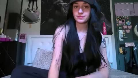 Noelle online show from 04-10-26, 05:28