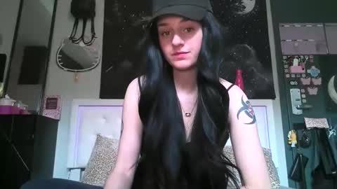 Noelle online show from 04-15-26, 05:42