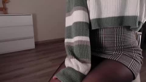 noelleneptune online show from 12-24-24, 05:34