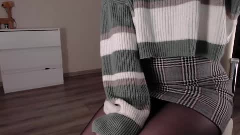 noelleneptune online show from 02-16-25, 05:37