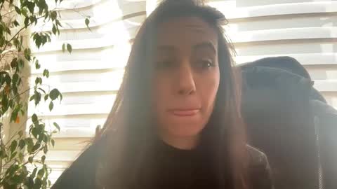 Snapshot of noemitaboo chatting on 12-18-25, 12:33 NoemiTaboo online show from 12-18-25, 12:33