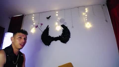 noha_and_iam1 online show from 02-03-26, 12:32