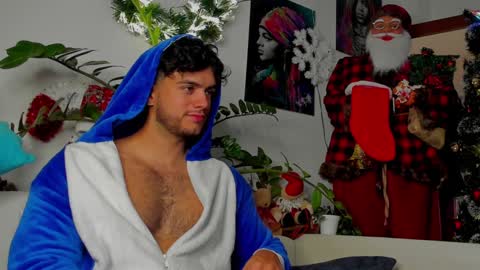 Snapshot of noha_miler chatting on 12-15-24, 07:31 kevin online show from 12-15-24, 07:31