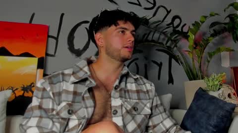 Snapshot of noha_miler chatting on 03-04-25, 10:38 kevin online show from 03-04-25, 10:38