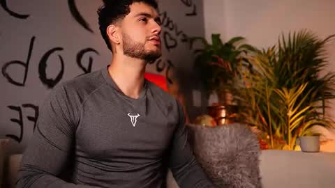 Snapshot of noha_miler chatting on 09-08-25, 11:37 kevin online show from 09-08-25, 11:37