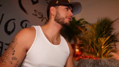 Snapshot of noha_miler chatting on 09-11-25, 11:38 kevin online show from 09-11-25, 11:38