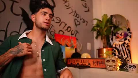 Snapshot of noha_miler chatting on 10-30-25, 12:01 kevin online show from 10-30-25, 12:01