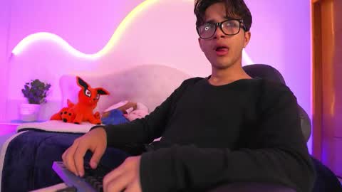 noha_natan online show from 11-22-25, 01:10