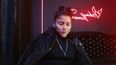 Noha Thomson online show from 05-18-26, 07:09