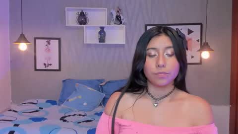 Snapshot of nohemi_louse chatting on 02-15-25, 10:42 Nohemi online show from 02-15-25, 10:42