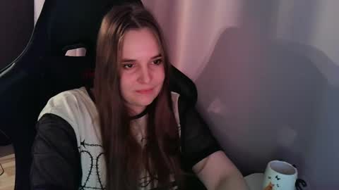 noir_ember_ online show from 10-06-25, 12:13