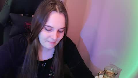 noir_ember_ online show from 11-04-25, 02:49