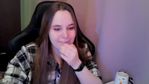 noir_ember_ online show from 11-22-25, 11:09