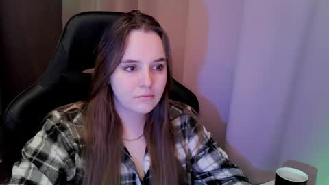 noir_ember_ online show from 12-16-25, 10:20