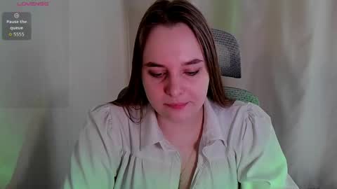 noir_ember_ online show from 06-08-26, 07:42